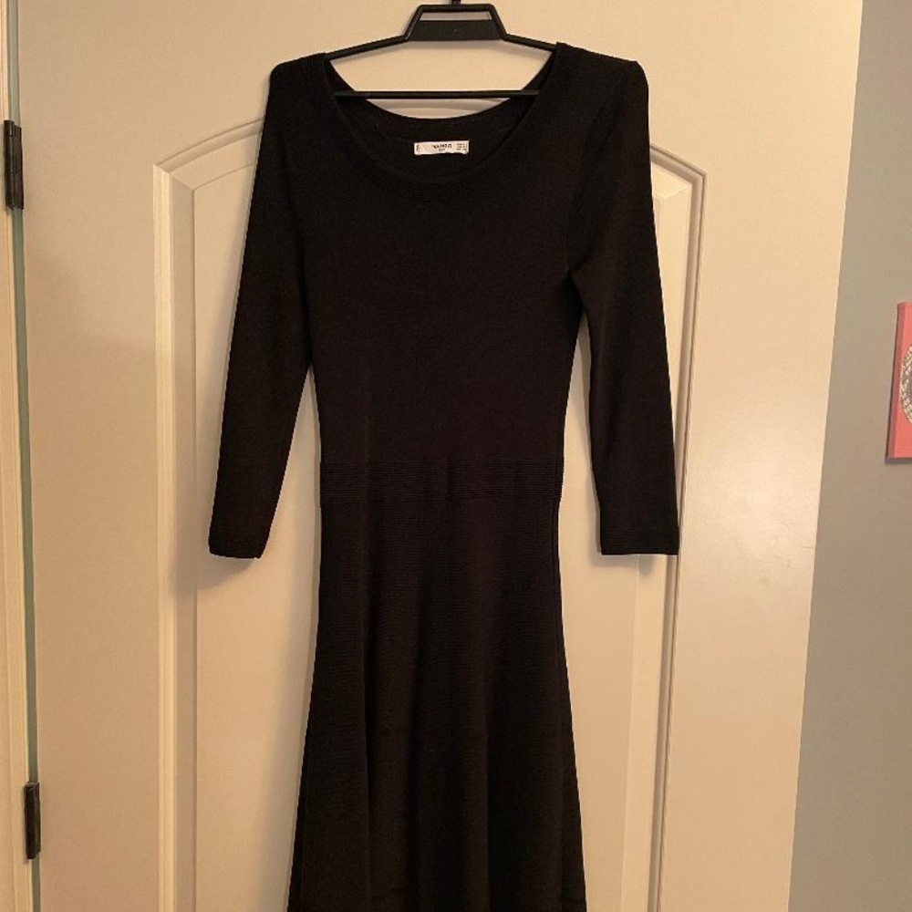 Mango Fine Knit Midi Black Sweater Dress-- Long Sleeve-- Size 4
